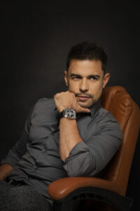 De viral espontâneo a carro-chefe, ZEZÉ DI CAMARGO transforma ‘Irmão da Lua’ no motor do EP Essência, Rústico